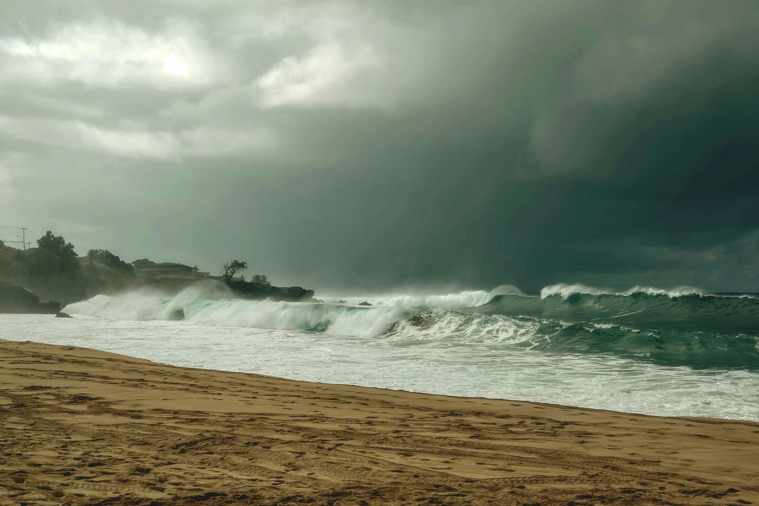 Hawaiʻi Braces for Powerful Kona Storm: What Residents and Visitors Should Know
