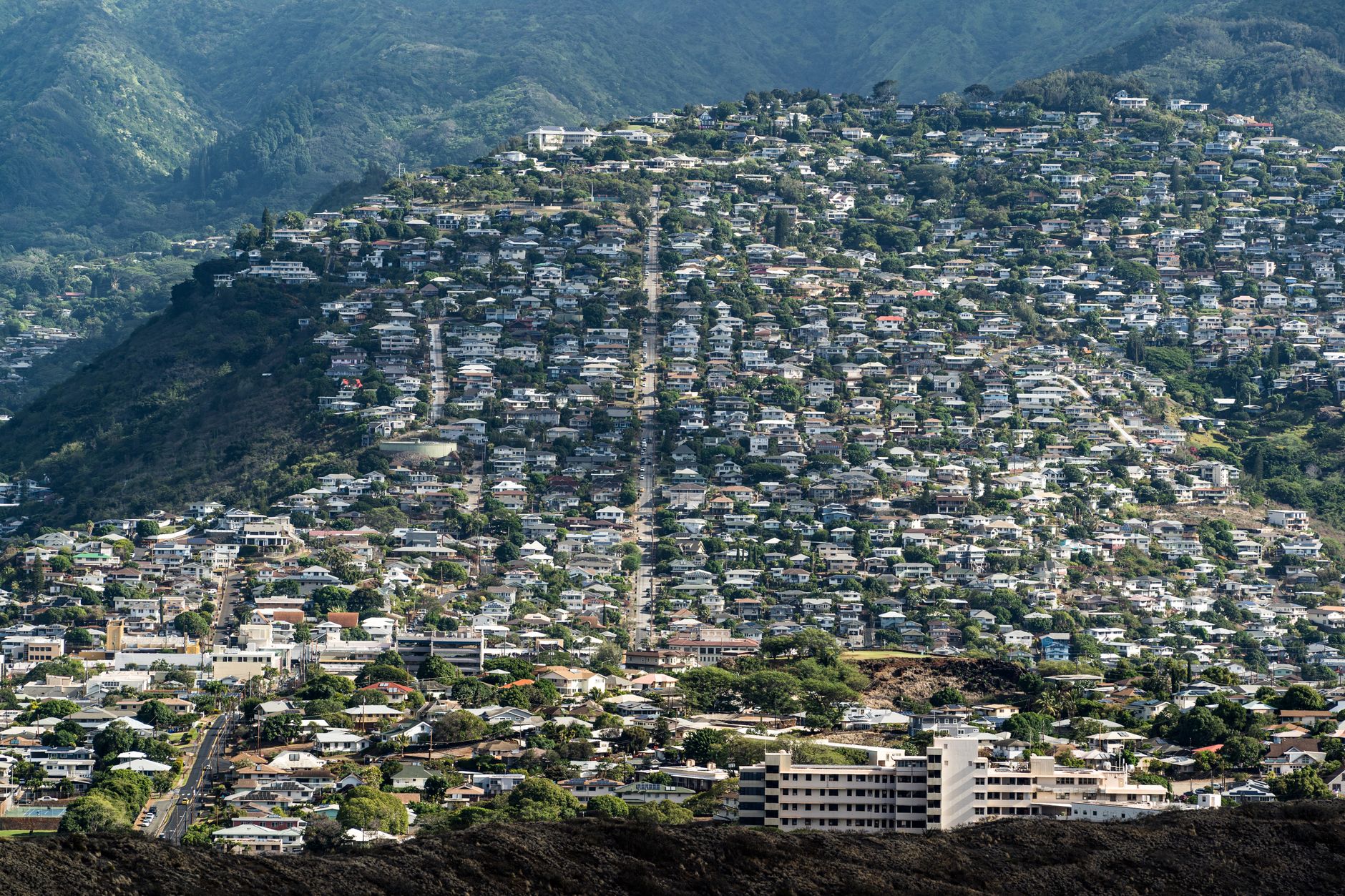 How Traffic Patterns Shape Oahu Neighborhoods and Home Value