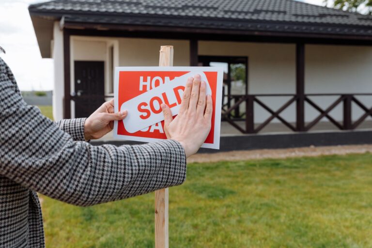 Days on Market Pricing: Why the First 14 Days Make or Break Your Sale